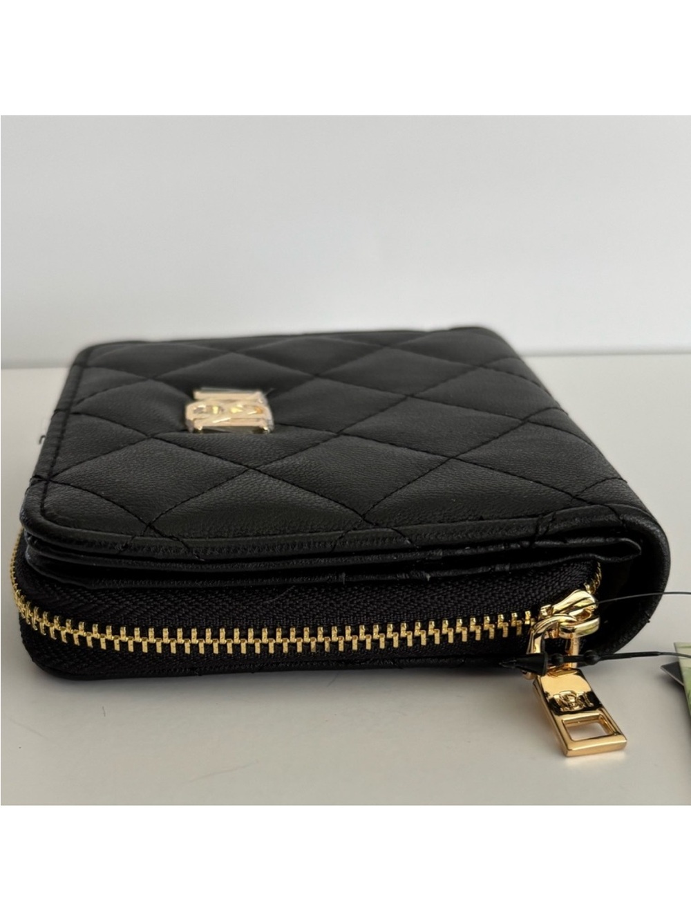 Badgley Mischka NWT Black Quilted Zip Around Wallet Vegan Leather Gold Logo - Picture 4 of 6